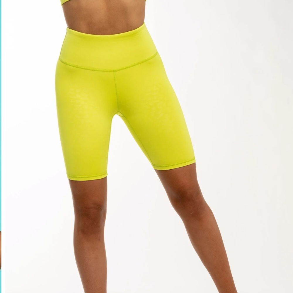 IVL Collective size 4 lime green biker short